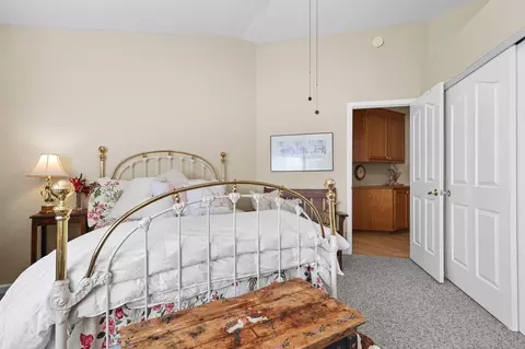 Bedroom - 1156 Golden Gate Trl, Redding, CA 96003 photo 5 of 5