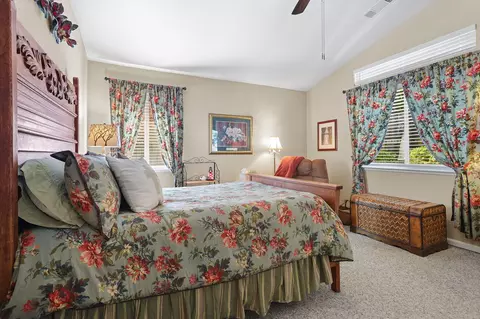 Bedroom - 1156 Golden Gate Trl, Redding, CA 96003 photo 1 of 5