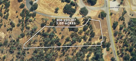 7384 Honeybee Rd, Redding, CA 96001 photo 2