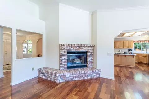 Living - 4151 Saratoga Dr, Redding, CA 96002 photo 2 of 4