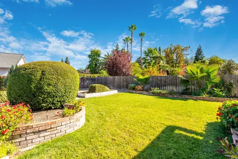 Exterior - 4151 Saratoga Dr, Redding, CA 96002 photo 4 of 11