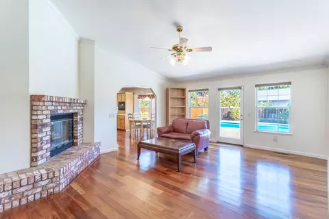 Living - 4151 Saratoga Dr, Redding, CA 96002 photo 1 of 4