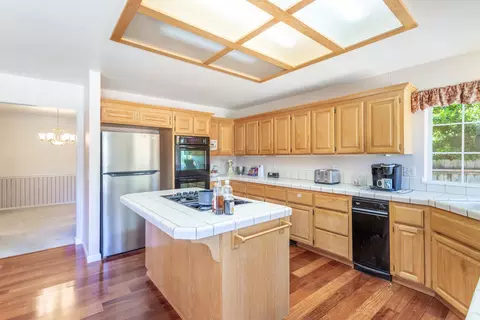 Kitchen - 4151 Saratoga Dr, Redding, CA 96002 photo 1 of 5