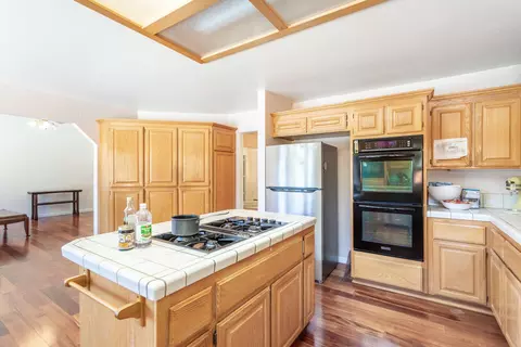 Kitchen - 4151 Saratoga Dr, Redding, CA 96002 photo 2 of 5