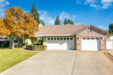 Exterior - 4151 Saratoga Dr, Redding, CA 96002 photo 9 of 11