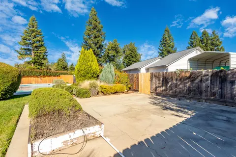 Exterior - 4151 Saratoga Dr, Redding, CA 96002 photo 8 of 11