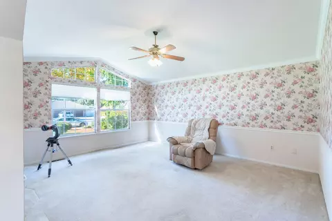 Living - 4151 Saratoga Dr, Redding, CA 96002 photo 4 of 4