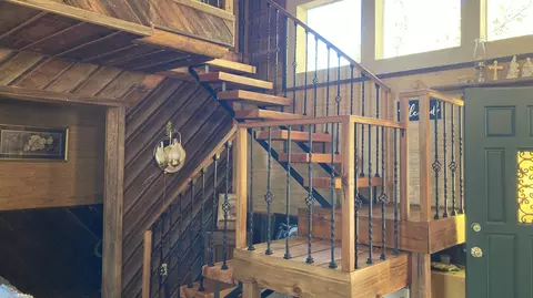 Entry Way - 640-540 Iris Rd, Mcarthur, CA 96056 photo 3 of 5
