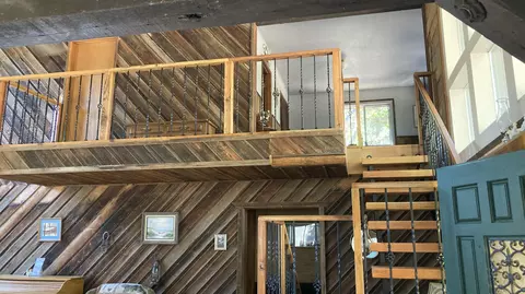 Entry Way - 640-540 Iris Rd, Mcarthur, CA 96056 photo 1 of 5