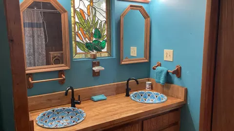 Bath - 640-540 Iris Rd, Mcarthur, CA 96056 photo 3 of 5