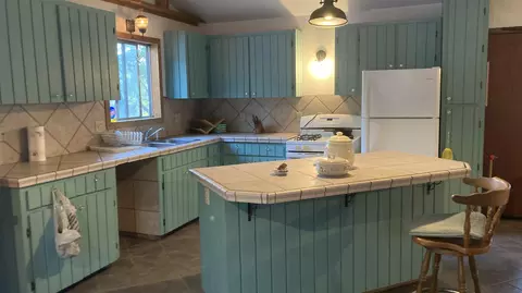 Kitchen - 640-540 Iris Rd, Mcarthur, CA 96056 photo 5 of 5