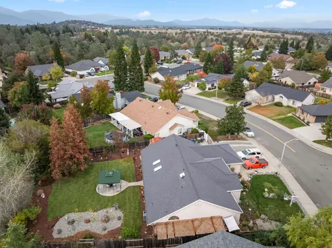 View/Area - 2920 Aspen Glow Ln, Redding, CA 96001 photo 7 of 8