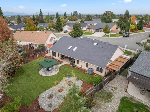 View/Area - 2920 Aspen Glow Ln, Redding, CA 96001 photo 3 of 8