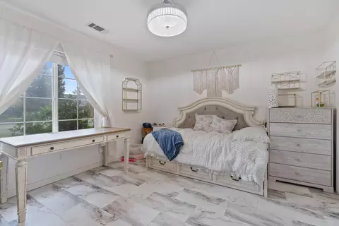 Bedroom - 2920 Aspen Glow Ln, Redding, CA 96001 photo 3 of 5