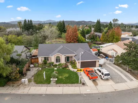 View/Area - 2920 Aspen Glow Ln, Redding, CA 96001 photo 4 of 8