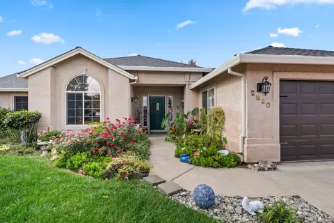 Exterior - 2920 Aspen Glow Ln, Redding, CA 96001 photo 7 of 12