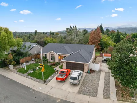 View/Area - 2920 Aspen Glow Ln, Redding, CA 96001 photo 5 of 8