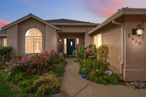 2920 Aspen Glow Ln, Redding, CA 96001