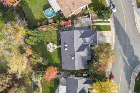 View/Area - 2920 Aspen Glow Ln, Redding, CA 96001 photo 2 of 8
