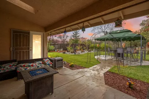 Exterior - 2920 Aspen Glow Ln, Redding, CA 96001 photo 3 of 12