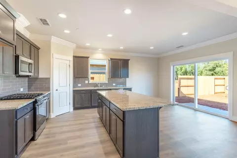 3218 Lowland Ave, Redding, CA 96002 photo 6