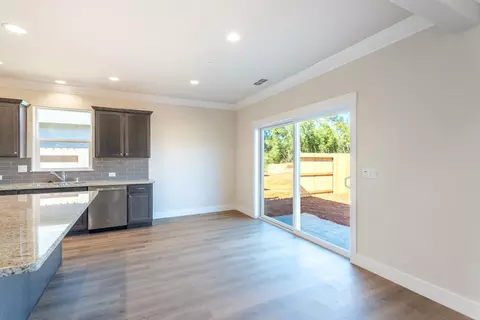 3218 Lowland Ave, Redding, CA 96002 photo 8