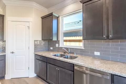 3218 Lowland Ave, Redding, CA 96002 photo 9