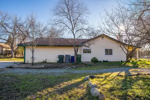 Exterior - 11519 Norton Ln, Redding, CA 96003 photo 13 of 25