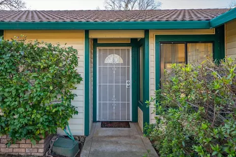 Entry Way - 11519 Norton Ln, Redding, CA 96003 photo 3 of 3