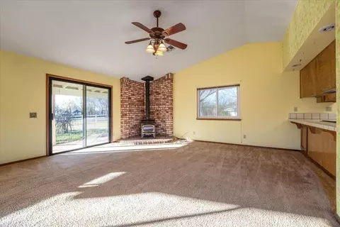 Living - 11519 Norton Ln, Redding, CA 96003 photo 4 of 6