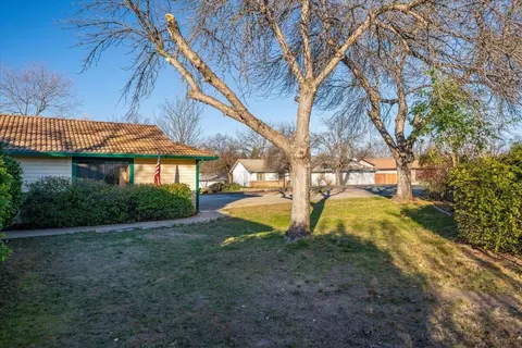 Exterior - 11519 Norton Ln, Redding, CA 96003 photo 11 of 25