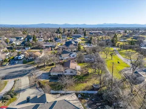 View/Area - 11519 Norton Ln, Redding, CA 96003 photo 9 of 12