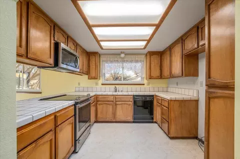 Kitchen - 11519 Norton Ln, Redding, CA 96003 photo 1 of 3