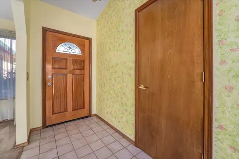 Entry Way - 11519 Norton Ln, Redding, CA 96003 photo 1 of 3