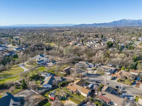 View/Area - 11519 Norton Ln, Redding, CA 96003 photo 10 of 12
