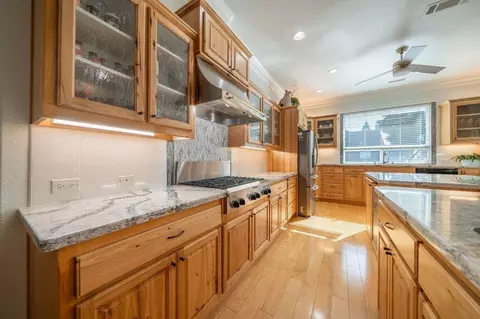 Kitchen - 4813 St Charles Dr, Redding, CA 96002 photo 7 of 10