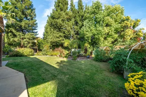 Exterior - 4813 St Charles Dr, Redding, CA 96002 photo 22 of 33