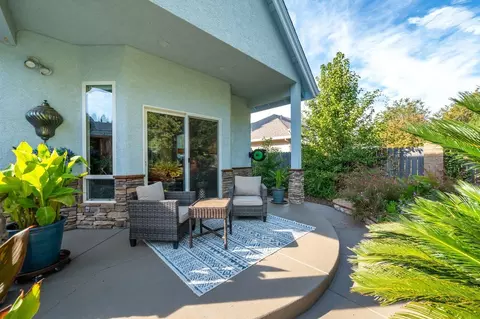 Exterior - 4813 St Charles Dr, Redding, CA 96002 photo 18 of 33