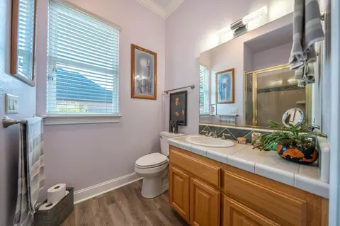 Bath - 4813 St Charles Dr, Redding, CA 96002 photo 4 of 7
