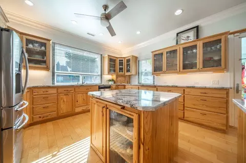 Kitchen - 4813 St Charles Dr, Redding, CA 96002 photo 5 of 10