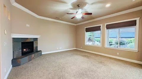 604 Durango Way, Redding, CA 96003 photo 4