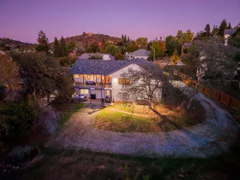 1474 Gladstone Ct, Redding, CA 96001 photo 3