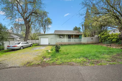 1411 Diamond St, Anderson, CA 96007