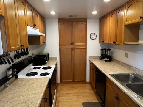 Kitchen - 315 Buckeye, Redding, CA 96003 photo 3 of 7