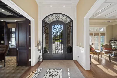 Entry Way - 19566 San Vincente Dr, Redding, CA 96003 photo 1 of 5