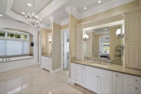 Bath - 19566 San Vincente Dr, Redding, CA 96003 photo 1 of 7