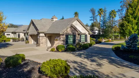 Exterior - 19566 San Vincente Dr, Redding, CA 96003 photo 5 of 16