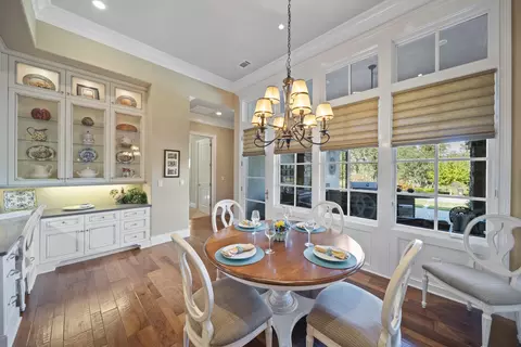 Dining - 19566 San Vincente Dr, Redding, CA 96003 photo 2 of 3