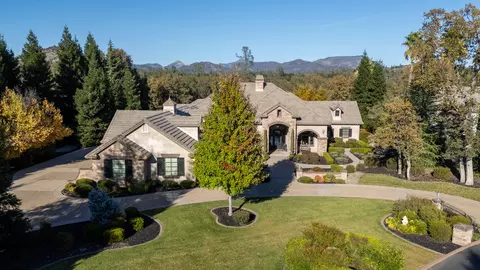 Exterior - 19566 San Vincente Dr, Redding, CA 96003 photo 4 of 16
