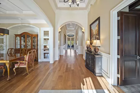 Entry Way - 19566 San Vincente Dr, Redding, CA 96003 photo 2 of 5